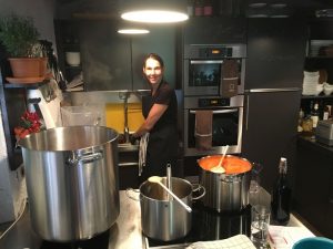 Mühlviertler Feuerzeug-Küche_Fr.Dlapka Fr. Dlapka in der Mühlviertler Feuerzeug-Küche