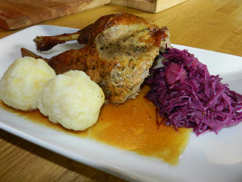 Martini_Gansl_-_Erdäpfelknödel